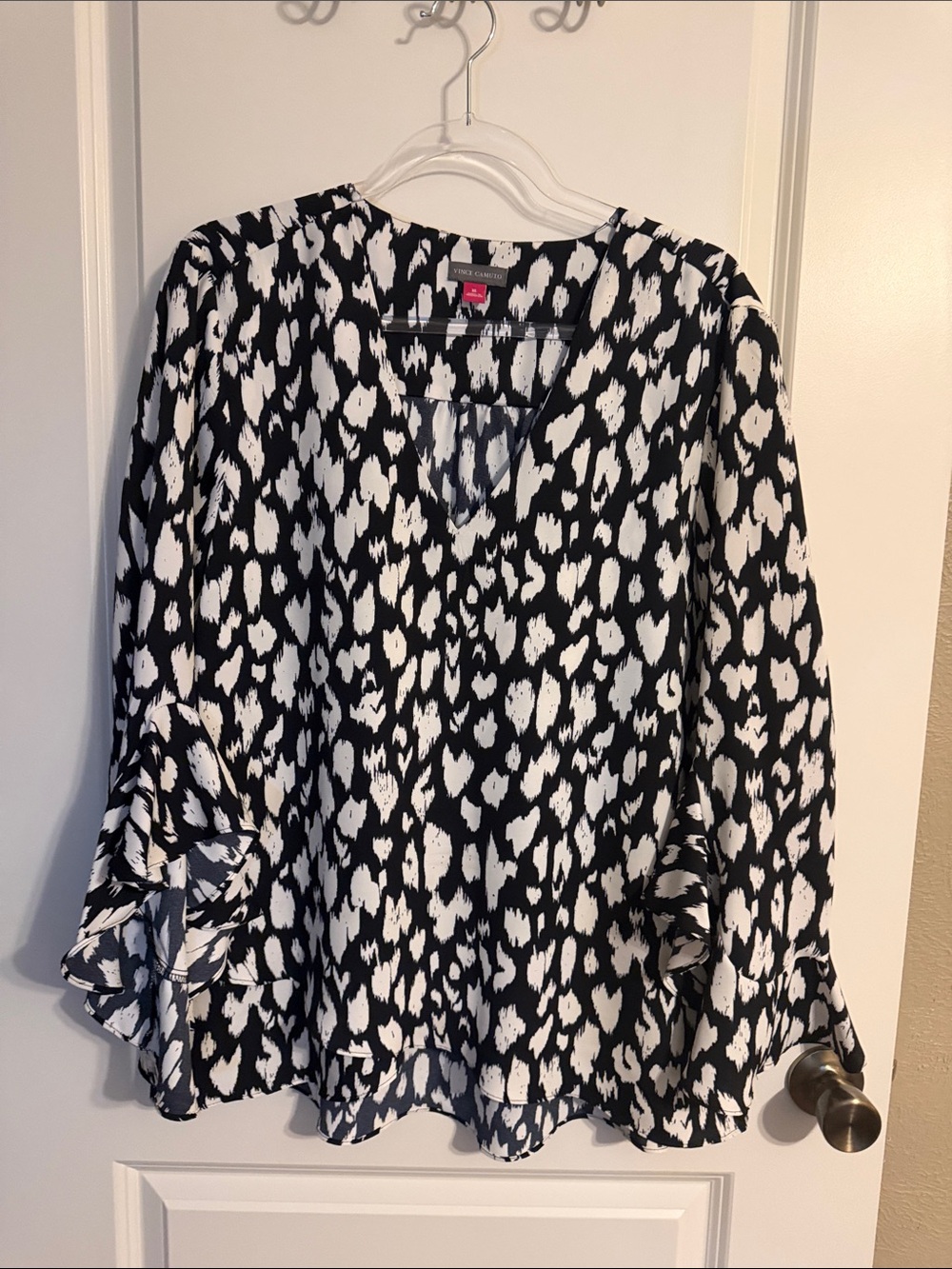 Vince Camuto Black and White Abstract Ruffle Sleeve Blouse